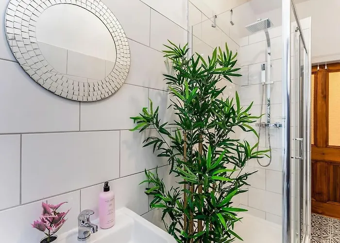 Traditional 1-bed Flat In Southside Apartamento