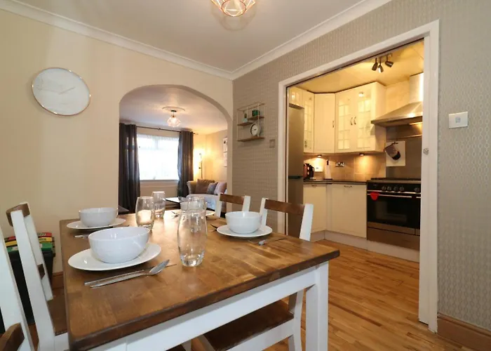 Signature - Shield House Glasgow