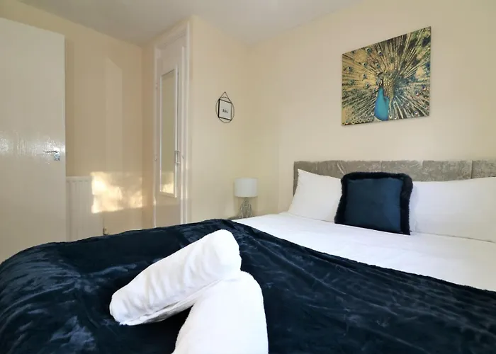 Signature - Shield House *