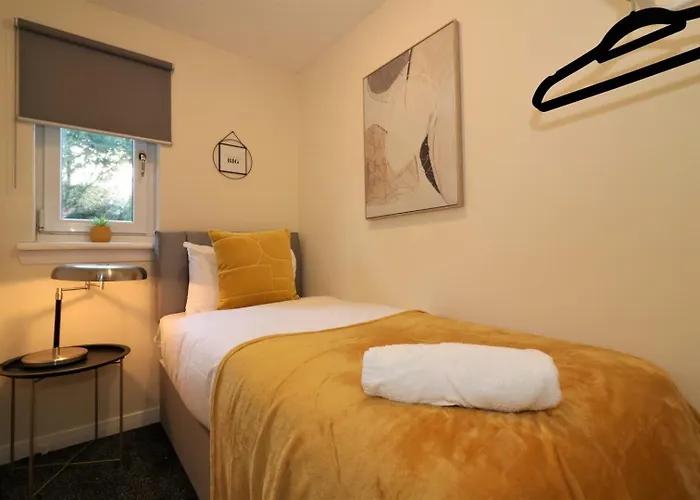 Signature - Shield House * 格拉斯哥