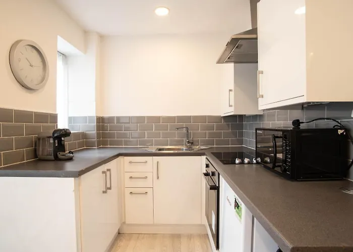 City, West End, Private Parking Apartment *
