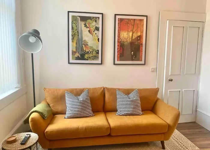 Casa vacanze Spacious 3 Bedroom In - Free Parking *