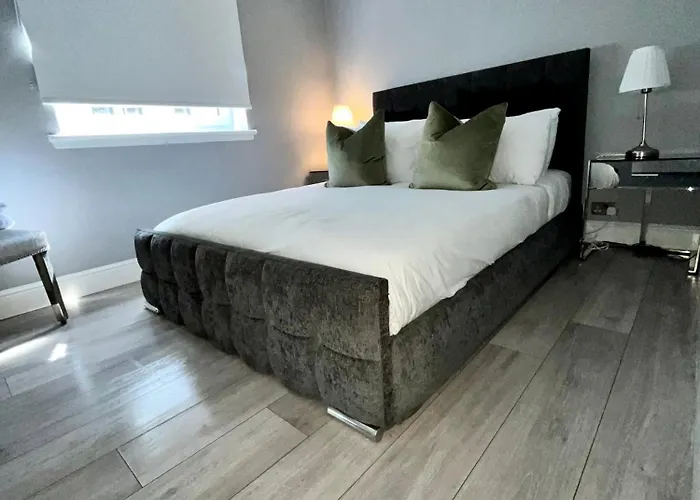 2 Bedroom At Secc Hydro Free Parking *