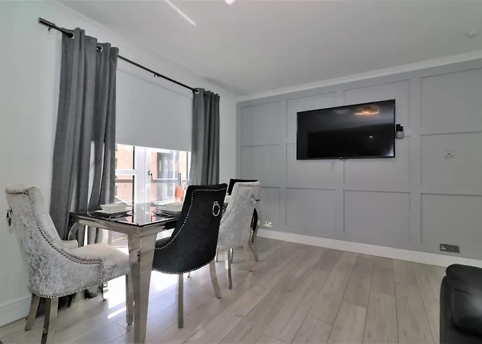 Apartament 2 Bedroom At Secc Hydro Free Parking