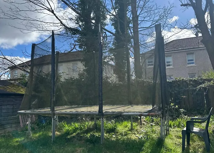 Modern Style , Separate Entrance Apartment Glasgow