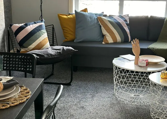 Modern Style , Separate Entrance *