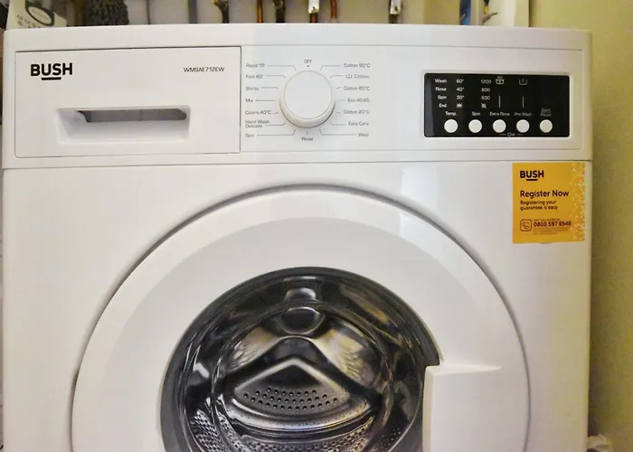 Modern Style , Separate Entrance * Glasgow