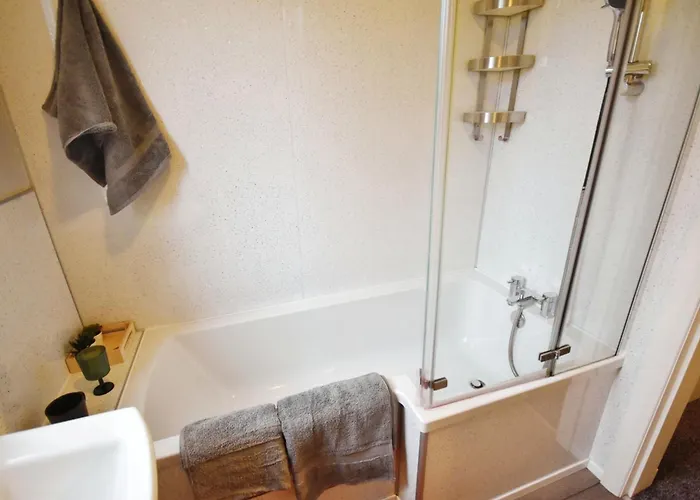 Modern Style , Separate Entrance Glasgow