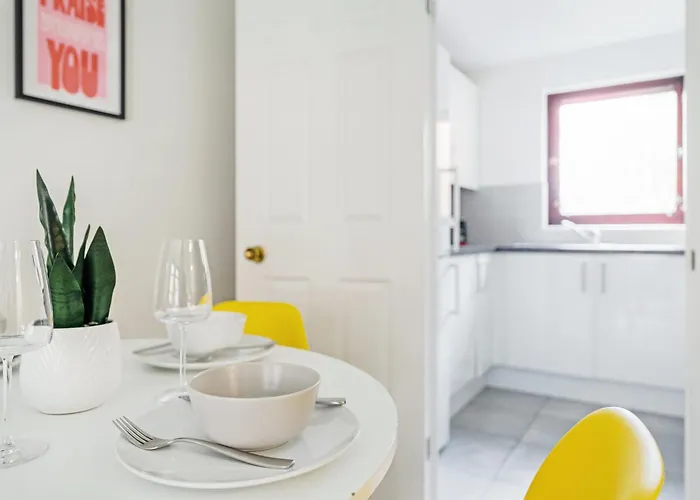 The Merchants Gem - 2bed & Free Parking Apartment