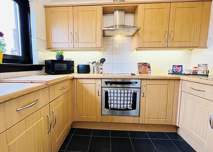 Beautiful & Spacious 2-bed Flat In Centre With Free Parking * Glasgow