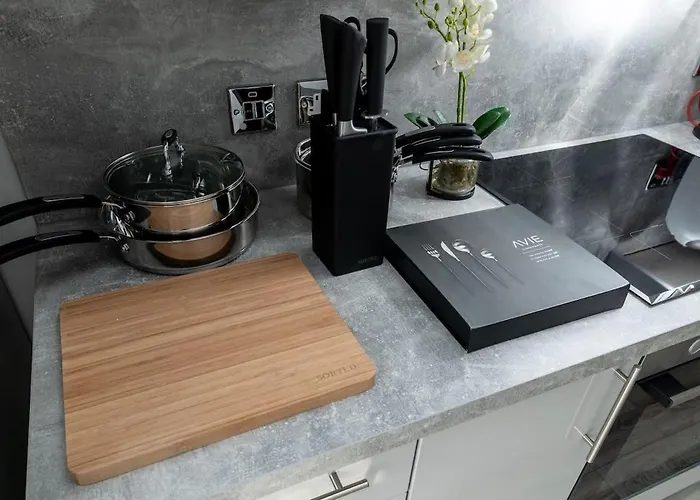 Beautiful 4 Bed Flat In Perfect Location غلاسغو