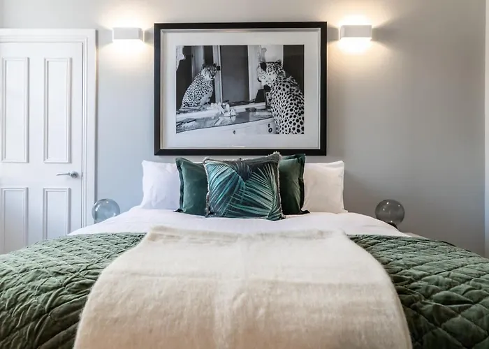 Beautiful 4 Bed Flat In Perfect Location