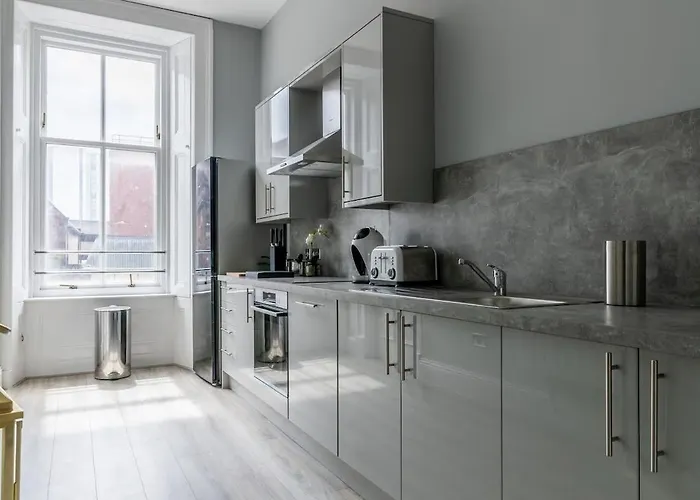 شقة Beautiful 4 Bed Flat In Perfect Location *