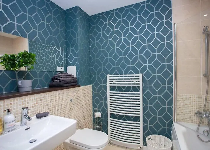 شقة 1 Bedroom In Very Location