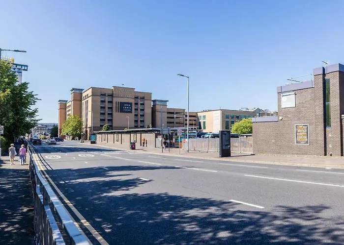 Stunning Centre 1 Bed With Free Parking Appartement *