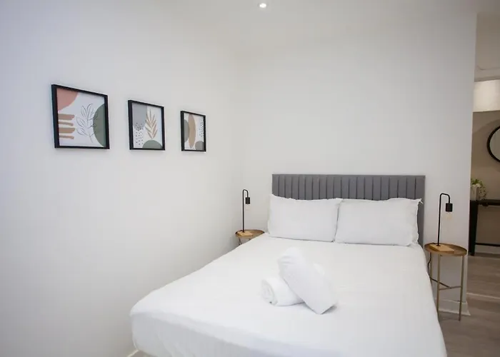 Appartamento Bright Flat With Balcony And Free Parking Glasgow