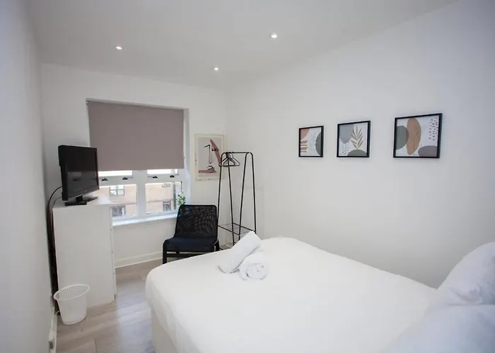 Bright Flat With Balcony And Free Parking Appartamento *