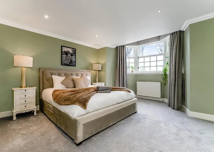 Luxurious Park District Duplex 아파트