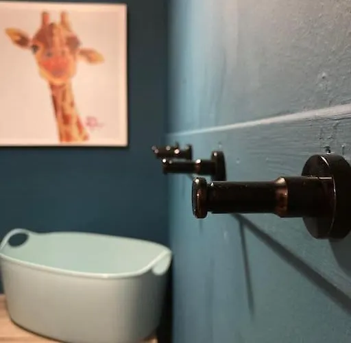 Rustic Floor West End Pad With Balcony, Parking Next To Byers Road, Aston Lane, Uni Apartament Glasgow