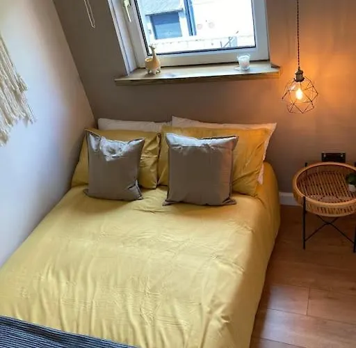 Apartament Rustic Floor West End Pad With Balcony, Parking Next To Byers Road, Aston Lane, Uni Glasgow