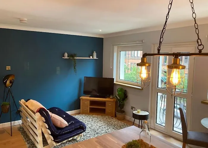 Rustic Floor West End Pad With Balcony, Parking Next To Byers Road, Aston Lane, Uni * 格拉斯哥