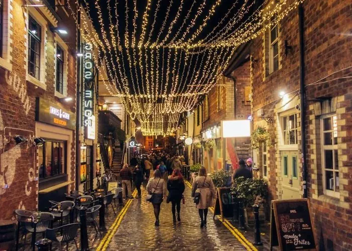 Rustic Floor West End Pad With Balcony, Parking Next To Byers Road, Aston Lane, Uni 格拉斯哥