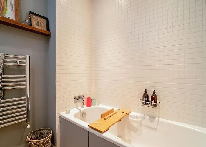 Apartamento Luxury Huge Modern Open Plan 2bedroom Flat - Free Private Parking & Balcony Located At The Ovo Hydro And Sec Centre