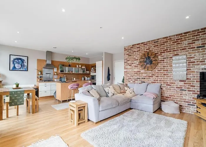 Apartamento Luxury Huge Modern Open Plan 2bedroom Flat - Free Private Parking & Balcony Located At The Ovo Hydro And Sec Centre