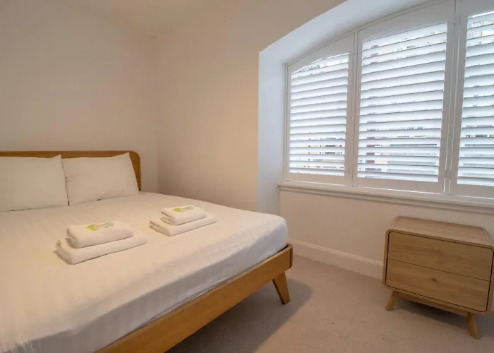 Stylish West End Detached Mews - Pass The Keys Casa vacanze *