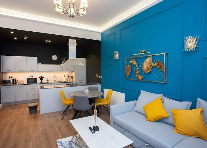 Stunning One Bed With Parking In Centre