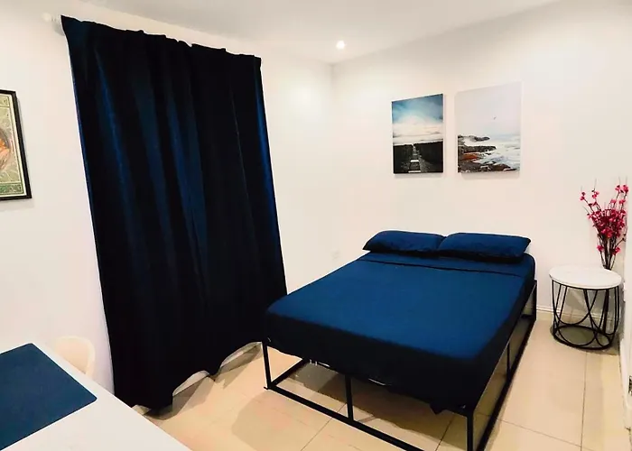 Apartment La Casita, Your Away From - Free Parking Glasgow