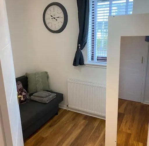 Perfectly Situated Luxury 2 Bedroom 公寓 *