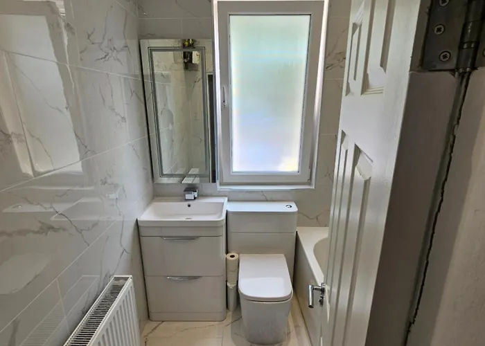 Lovely House With Private Parking! Glasgow! 別荘