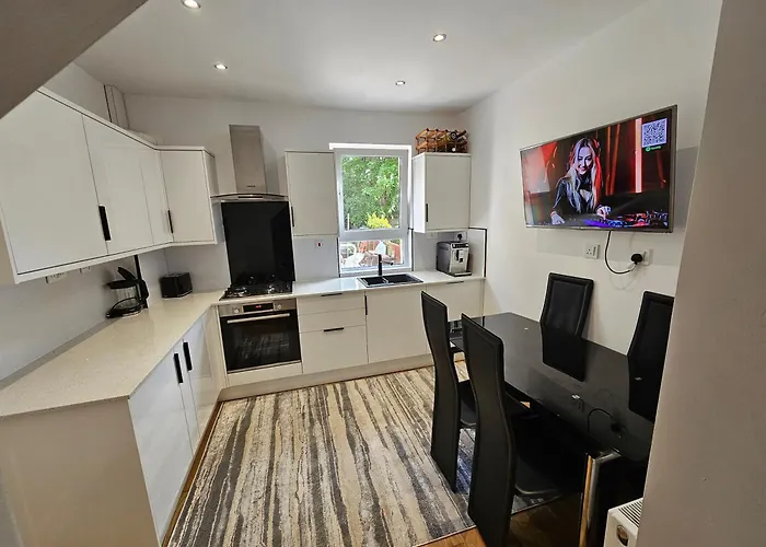 別荘 Lovely House With Private Parking! Glasgow!