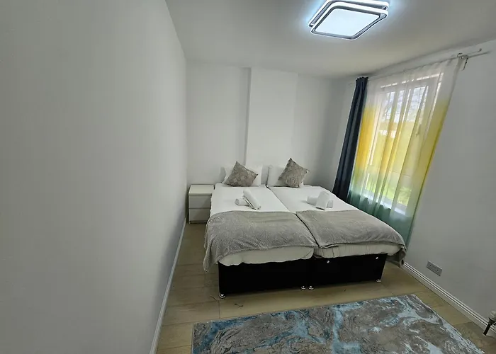 Holiday home Lovely House With Private Parking! Glasgow! *