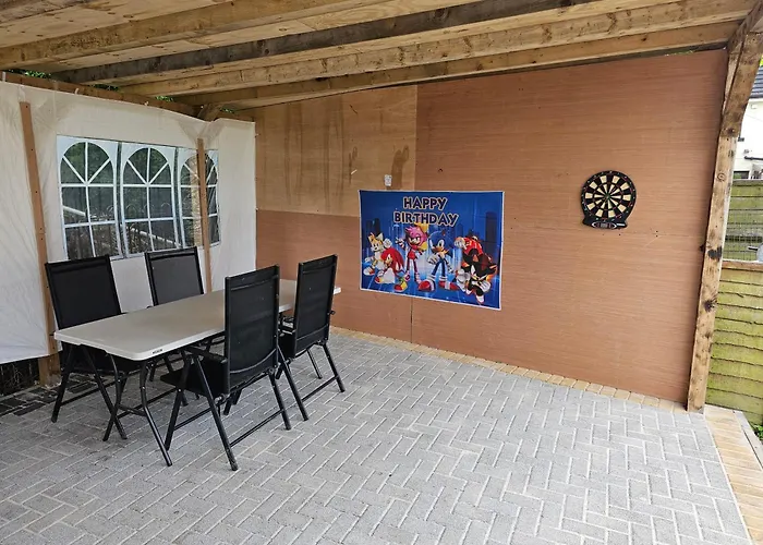 Lovely House With Private Parking! Glasgow!