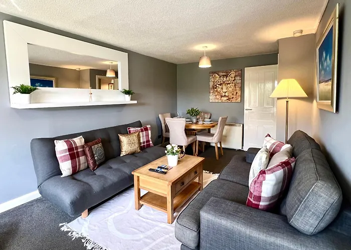 Spacious 2 Bed-flat In - Free Parking Glasgow