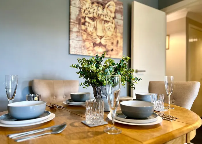 Spacious 2 Bed-flat In - Free Parking Appartement *