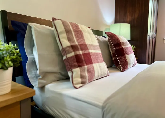 Spacious 2 Bed-flat In - Free Parking Appartement Glasgow