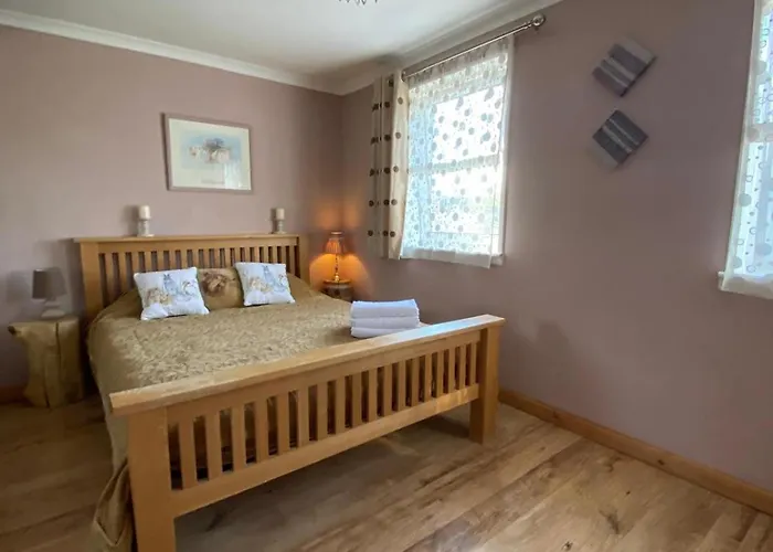 Stunning 3 Bedroom House With 2 Bathrooms Глазго