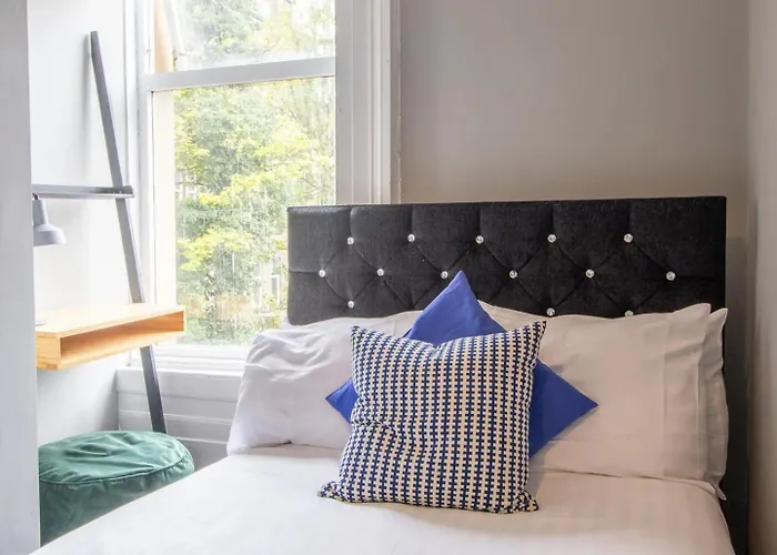 West End Cosy Pop Of Colour - Pass The Keys Appartamento