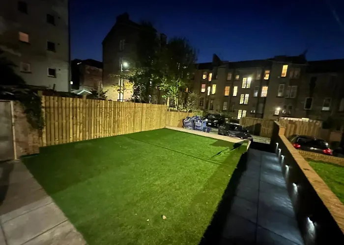 Private Garden West End With Parking - Pass The Keys グラスゴー