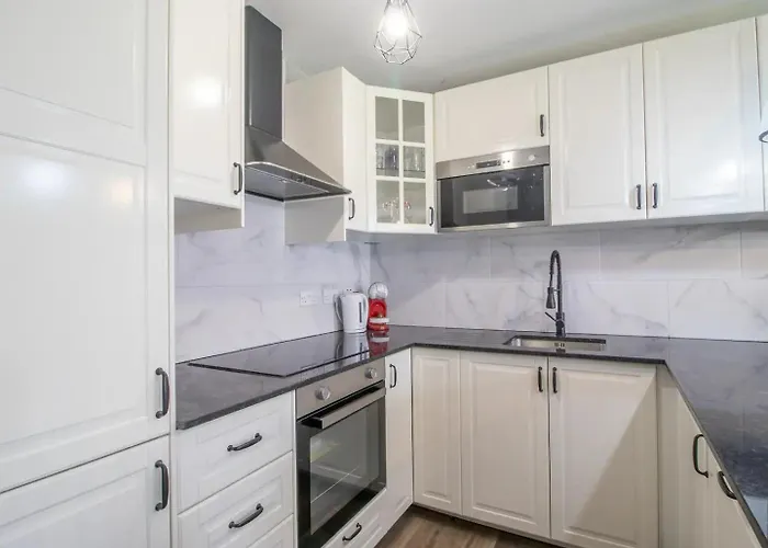 Private Garden West End With Parking - Pass The Keys * グラスゴー