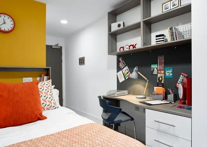 For Students Only - Foundry Courtyard In * Glasgow