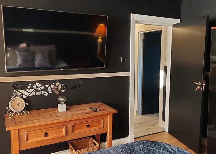 Luxurious With A Private Bathtub And Shared Toilet And Kitchen 10mins From Centre *