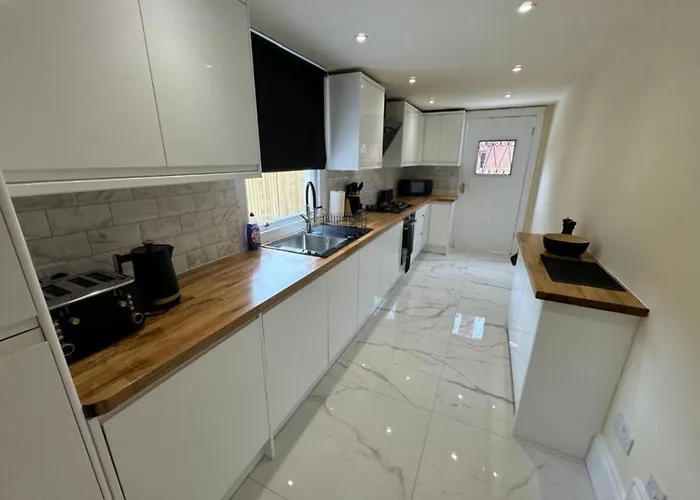 Paradise - Spacious 3- Bed House Casa de Férias