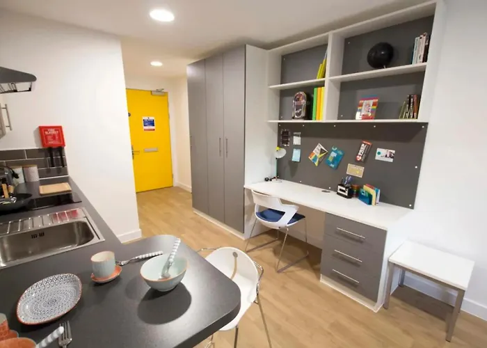 For Students Only - Foundry Courtyard In * Glasgow