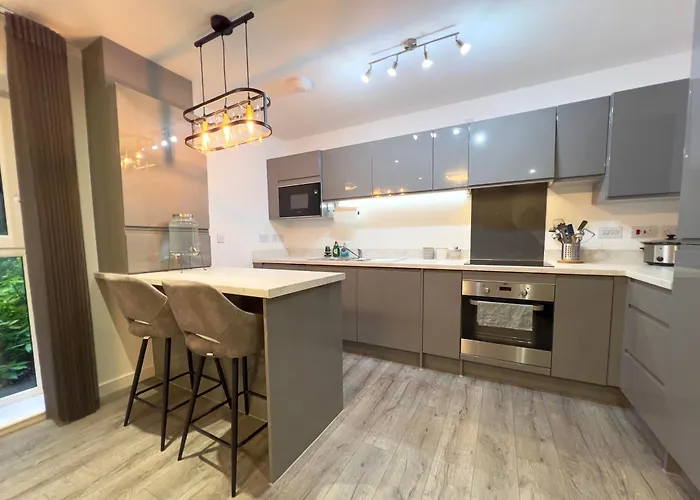 Private Bedroom - Modern Flat - West End * Glasgow