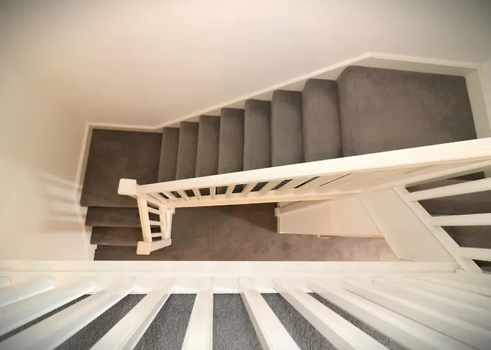 Signature - Oatlands House *