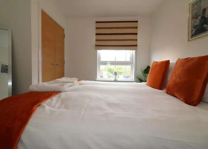 Signature - Oatlands House